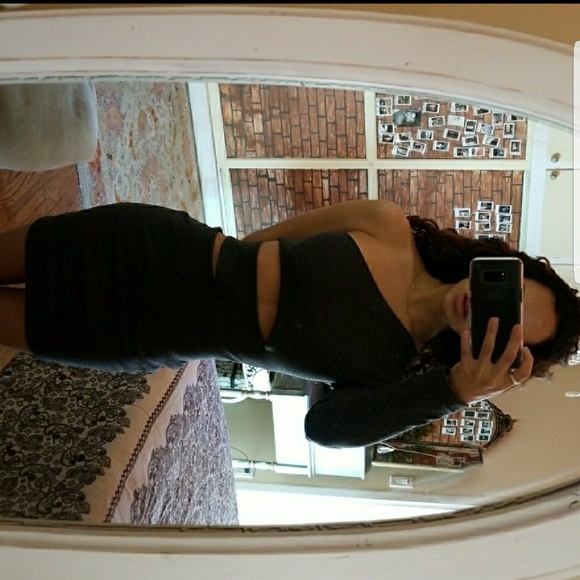 Cut out mini dress. 👗 - Picture 3 of 7